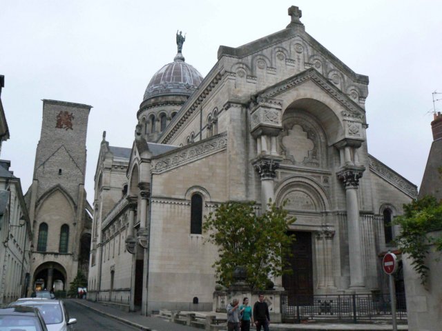 basilicaofstmartin.jpg